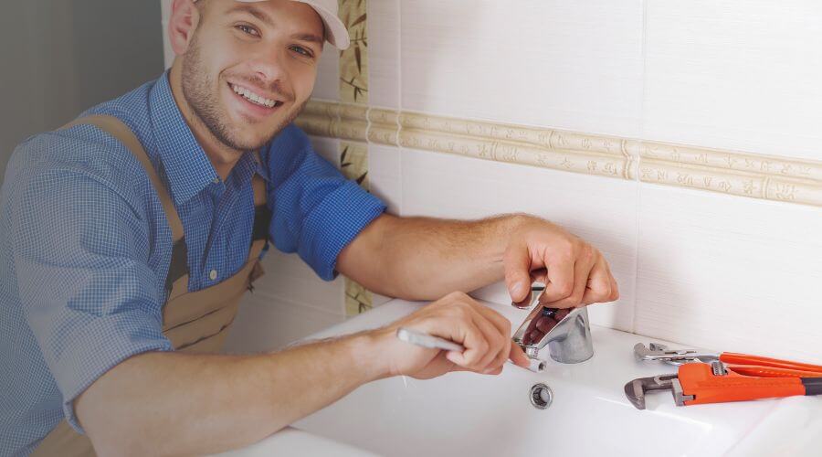 Expert burst pipe repair services in Wever, IA